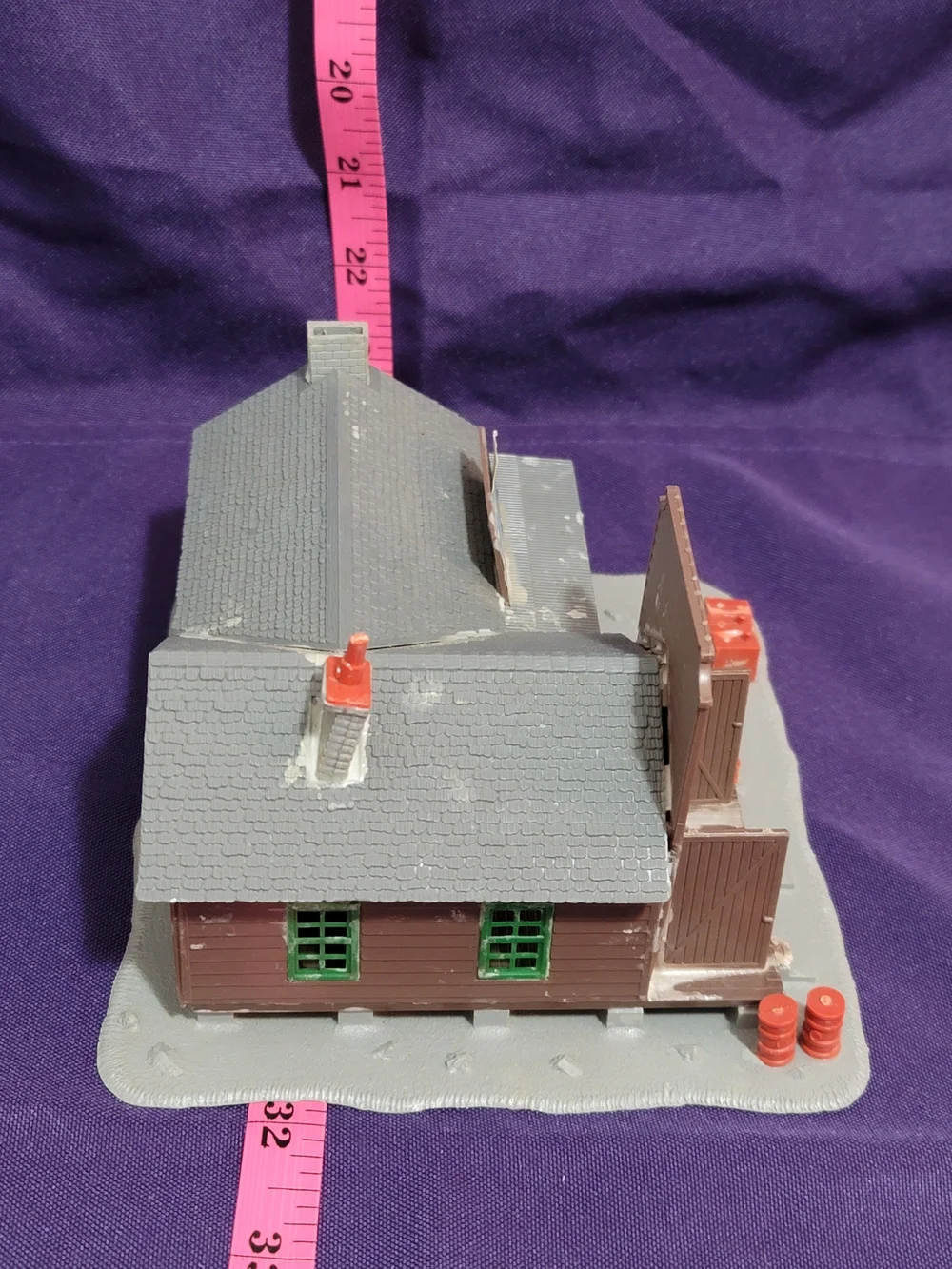 HO SCALE - TYCO - SPEEDY ANDREWS REPAIR SHOP BUILDING - MADE BY POLA IN GERMANY